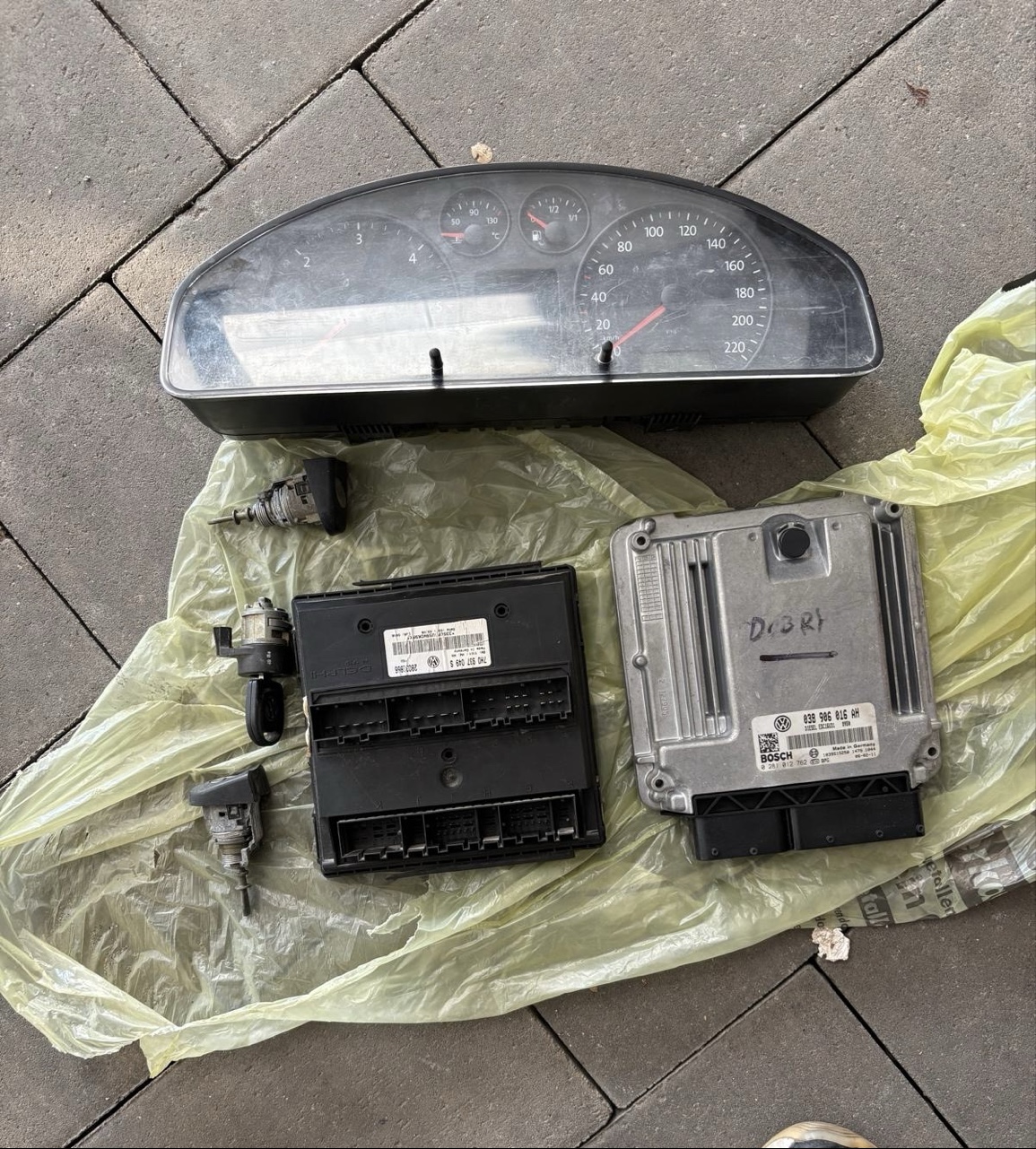КОМПЛЕКТ СТАРТОВИЙ ECU VW T5 1.9 TDI 038906016AH 
