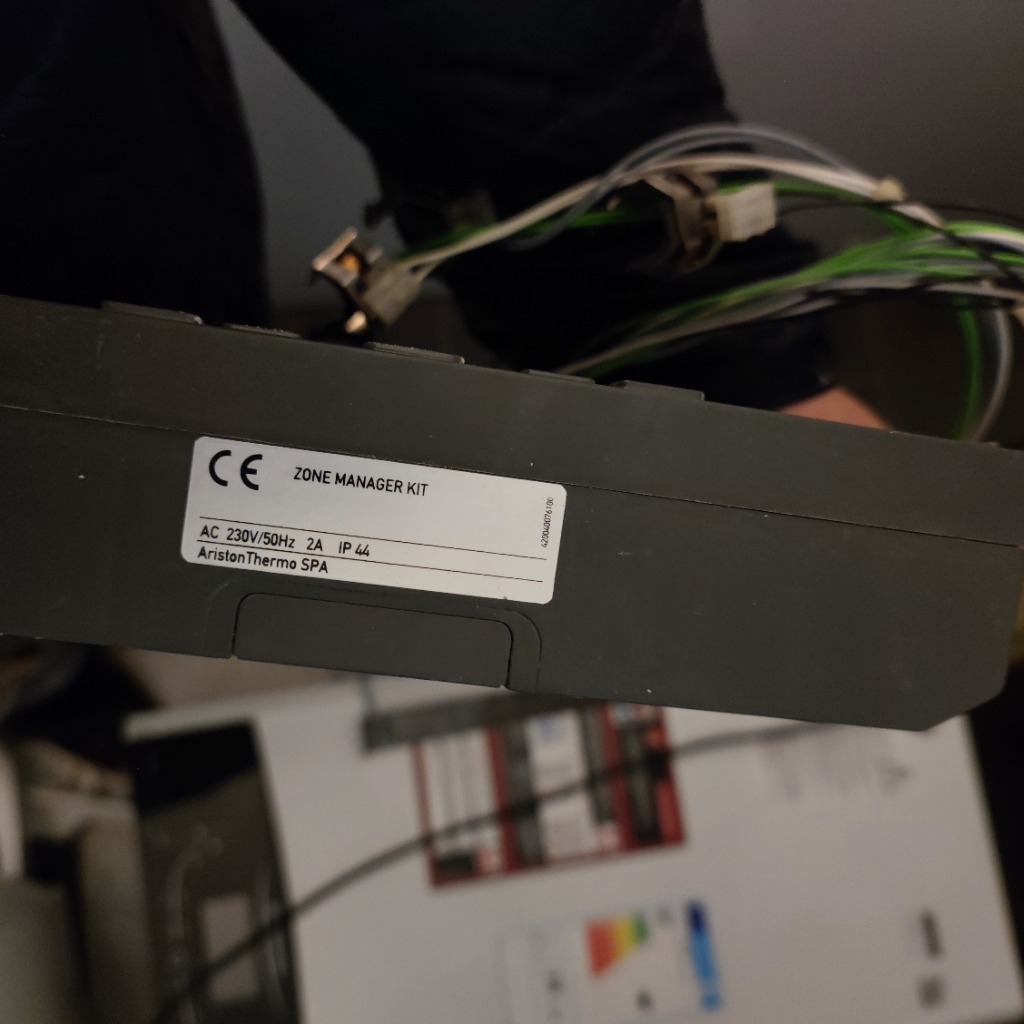 Zone Manager KIT, Ariston Thermo SPA | Szewce | Kup teraz na Allegro ...