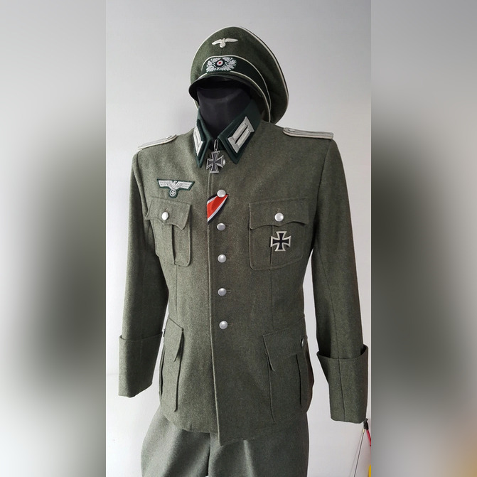 форма офицеров сс и вермахта. нашли немецкую форму. форма танкистов вермахта 1941. солдат сс вермахт. нашли немецкую форму.