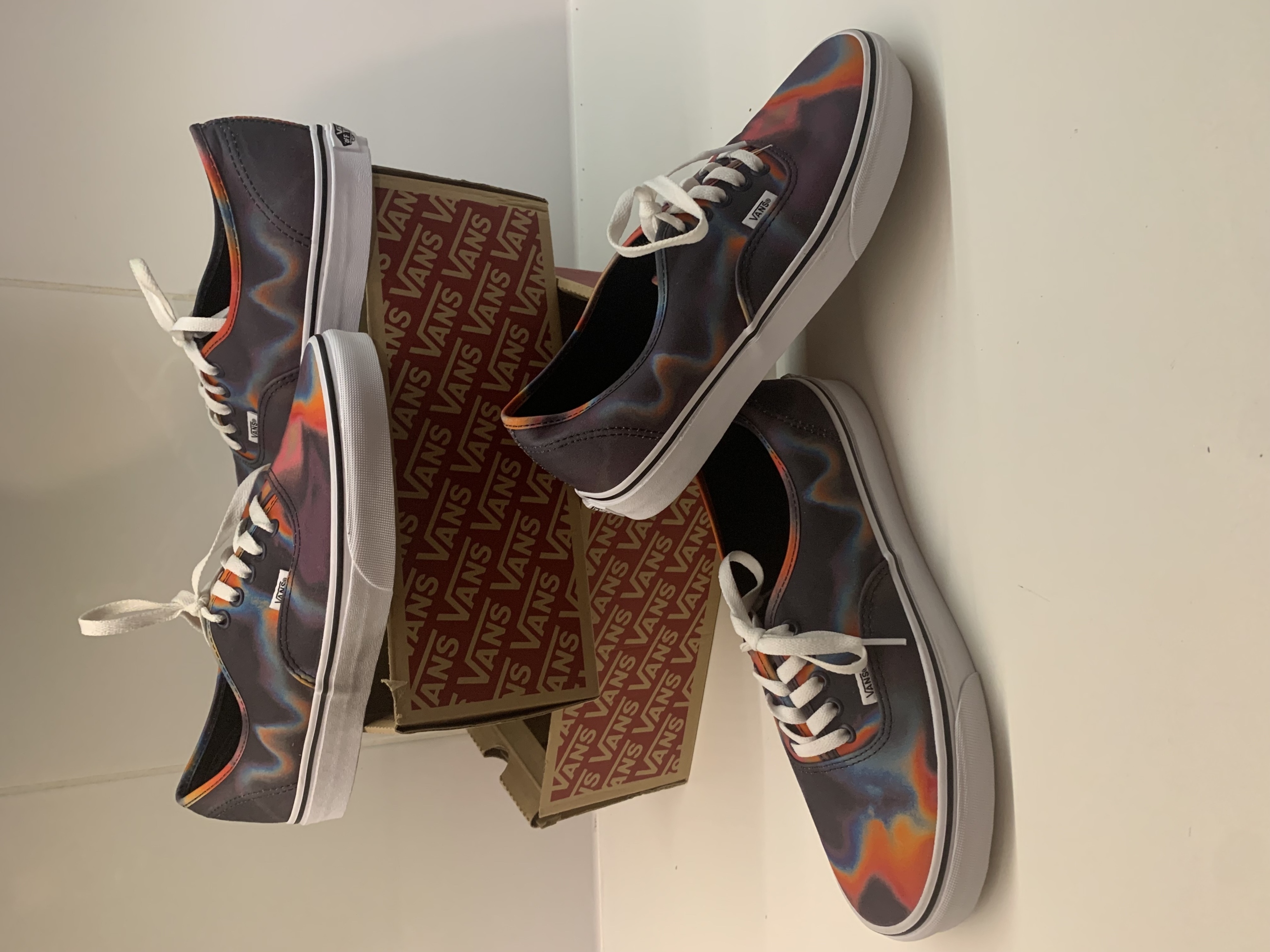 Vans hotsell authentic 42