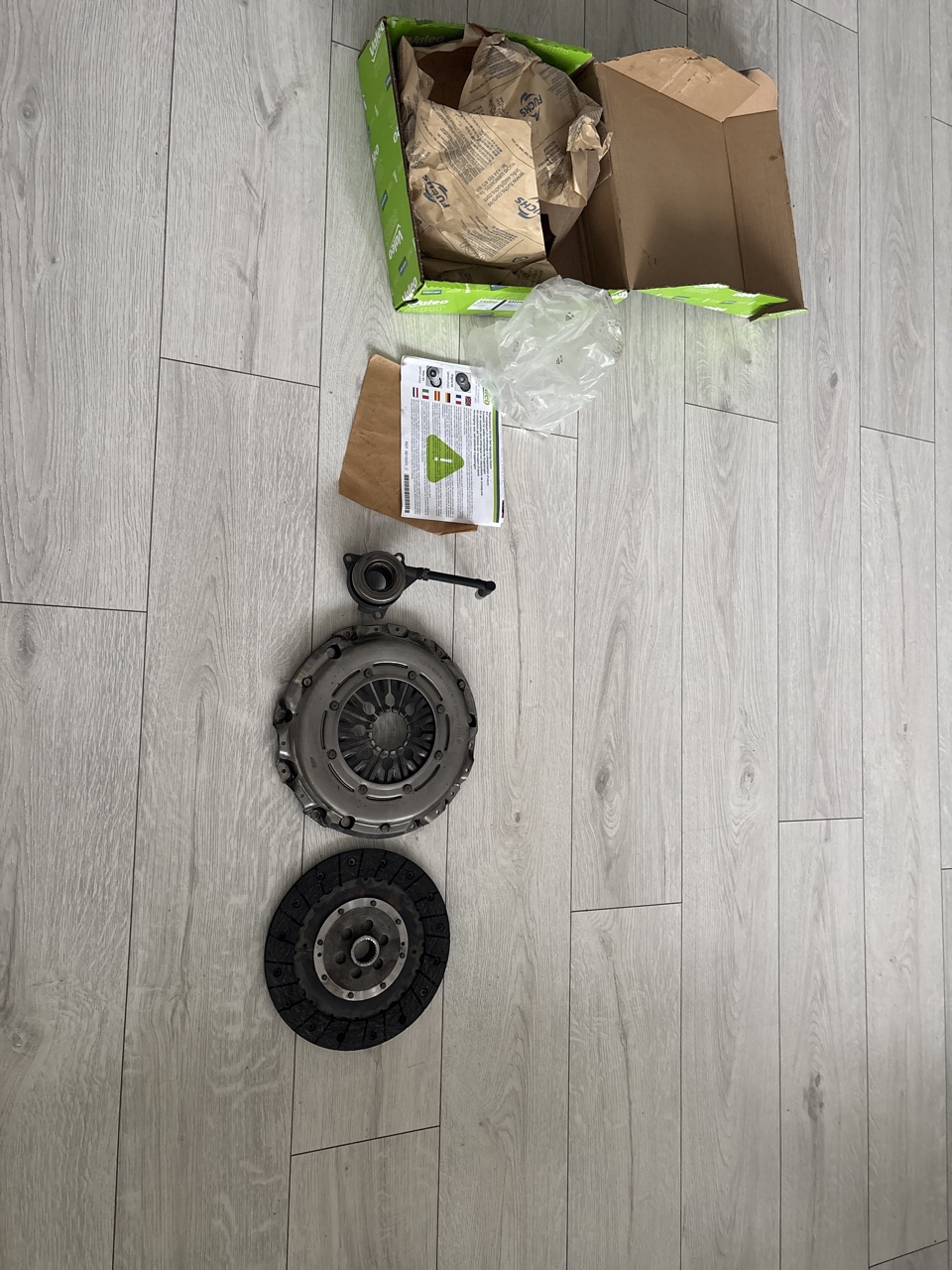 VALEO 834440 НОВЕ ЗЧЕПЛЕННЯ КОМПЛЕКТ VW T5 TRANSPORTER/MULTIVAN 2,5 TDI 03-09 