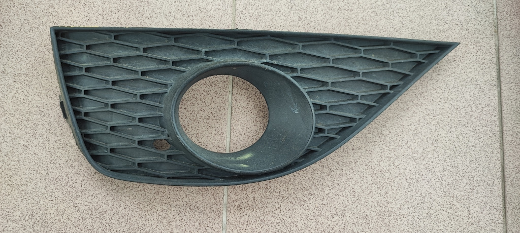 РЕШІТКА БАМПЕРА ЛІВИЙ ПЕРІД SEAT IBIZA IV 6J0853666A 