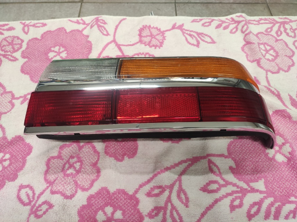 BMW E28 СЕДАН ФАРА ЗАДНЯ ПРАВА 1366770 1374740 НОВА ОРИГІНАЛ 