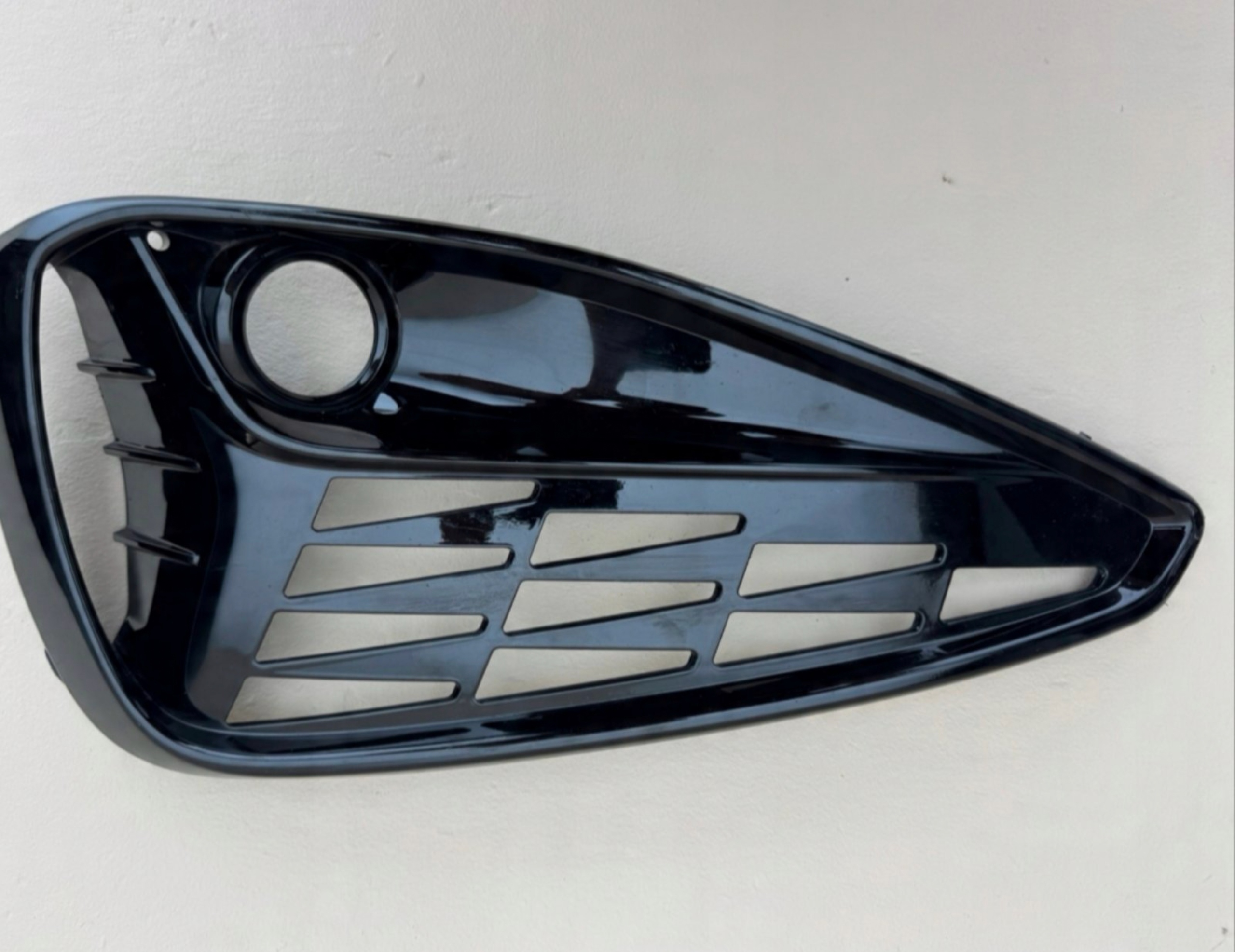 HYUNDAI I30 РЕСТАЙЛ 20R РЕШІТКА БАМПЕРА ЛІВА 86563-G4510 