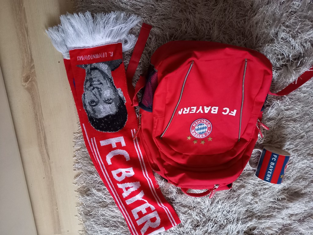 Bayern Monachium Lewandowski Plecak Szalik Kubek Kup Teraz Za 109 00 Zl Pasieka Allegro Lokalnie