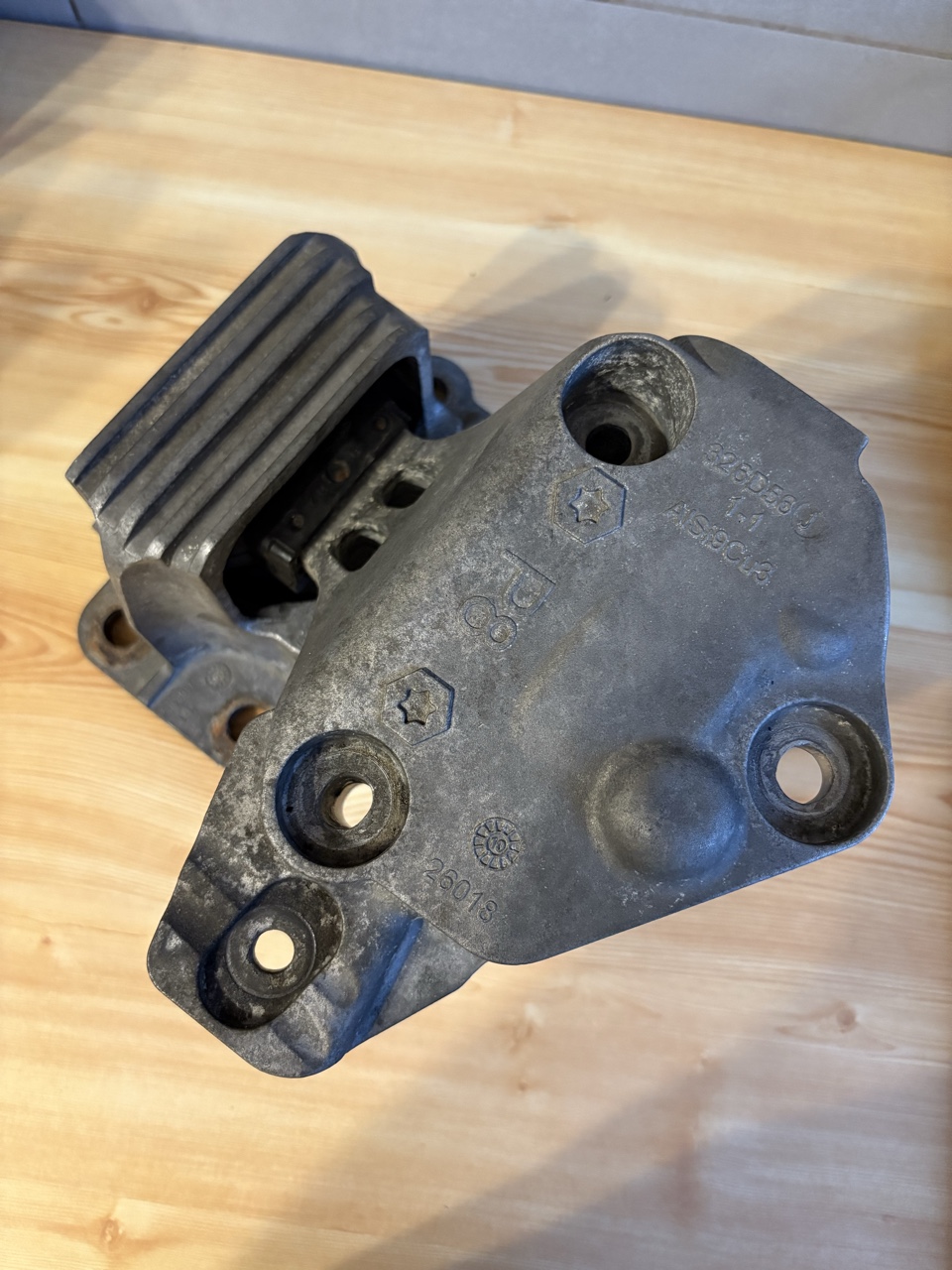 ПОДУШКА ДВИГУНА RENAULT MEGANE 3 RS OE 112100057R 