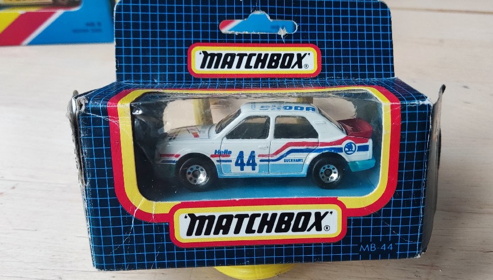 MATCHBOX  マッチボックス MB-44 スコダ 130LR シュコダ MATCHBOX マッチボックス MB-44 スコダ 130LR シュコダ