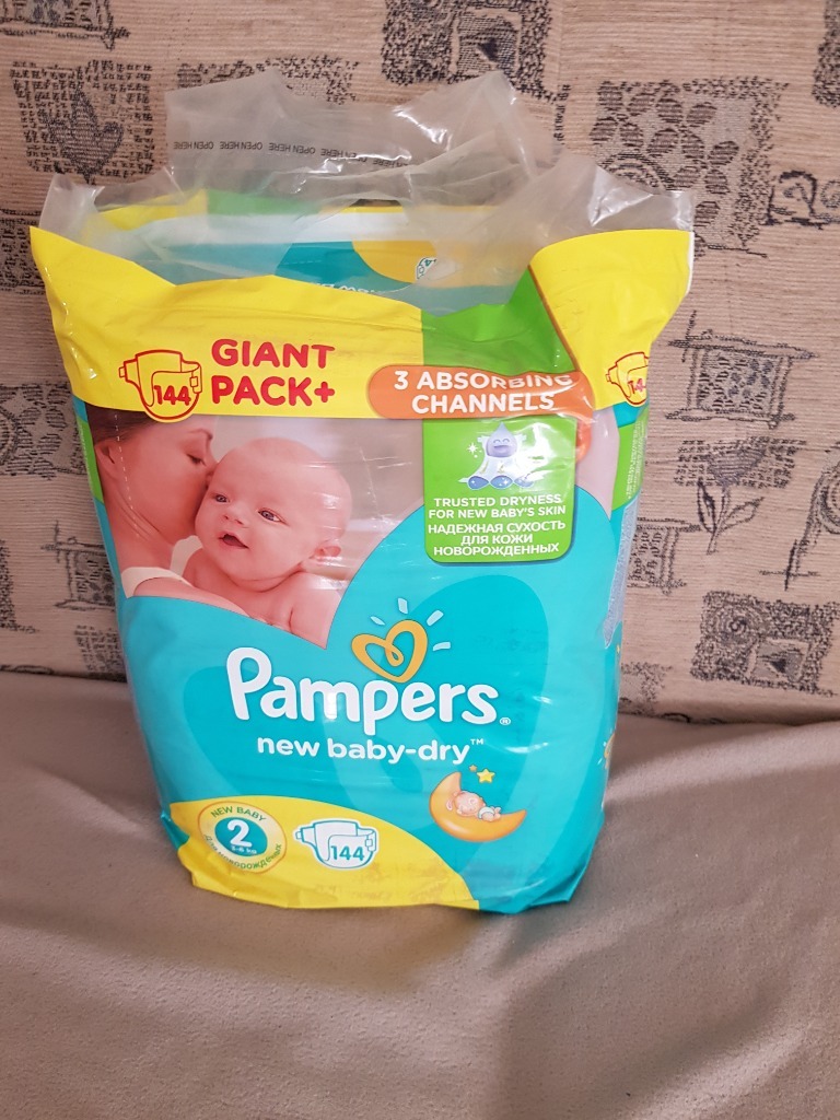Pampers 144 шт. Размер 2