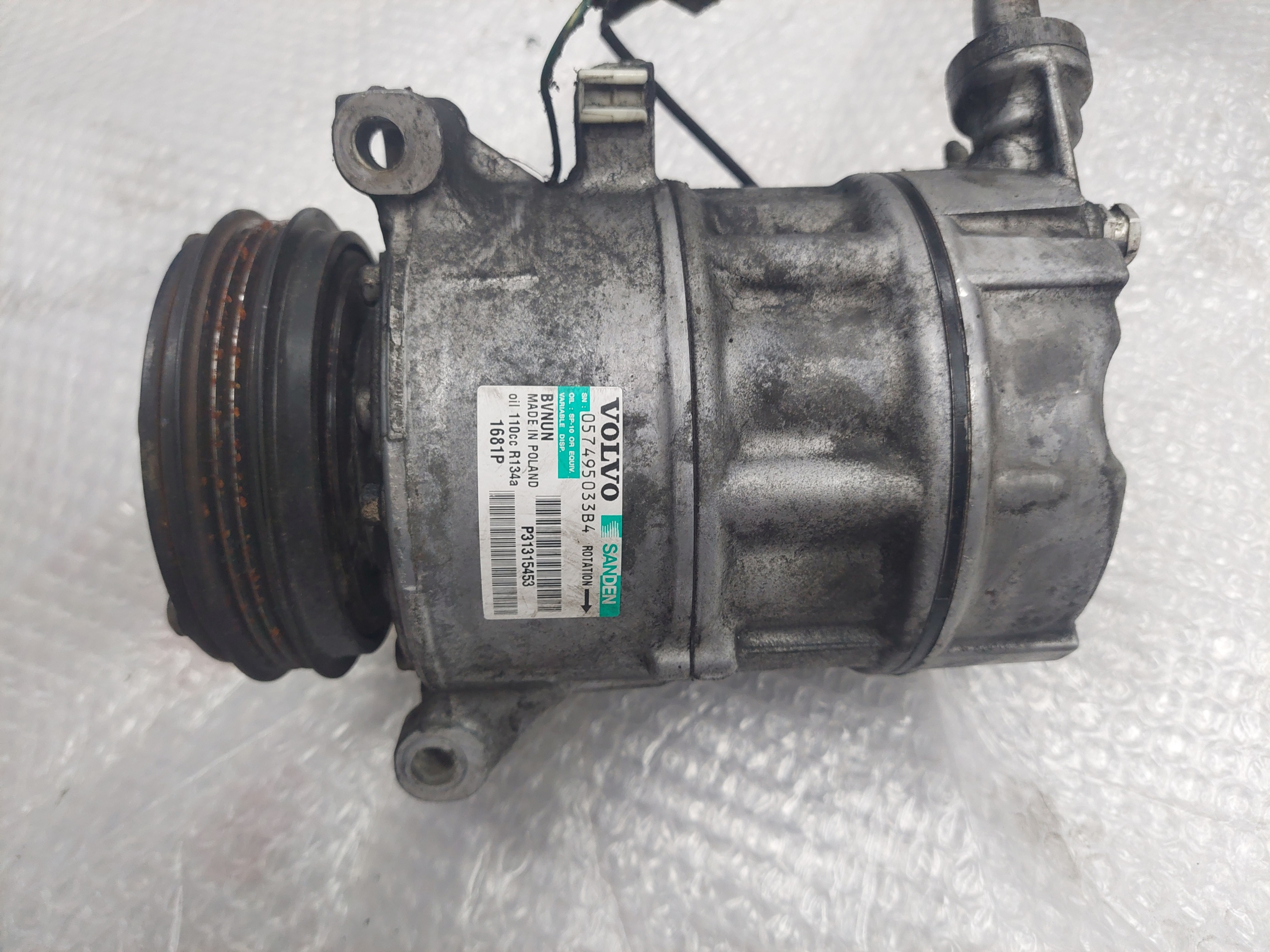 KOMPRESOF КОНДИЦИОНЕРА VOLVO V70 XC60 S80 V60 31315453 