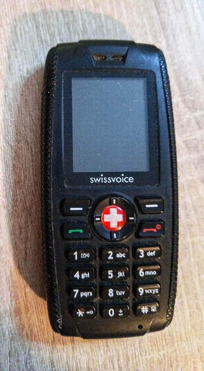 Téléphone Portable SWISSVOICE SV29 - Double SIM, Étanche, Panneau Solaire - Vendu Pour Pièces/Accessoires