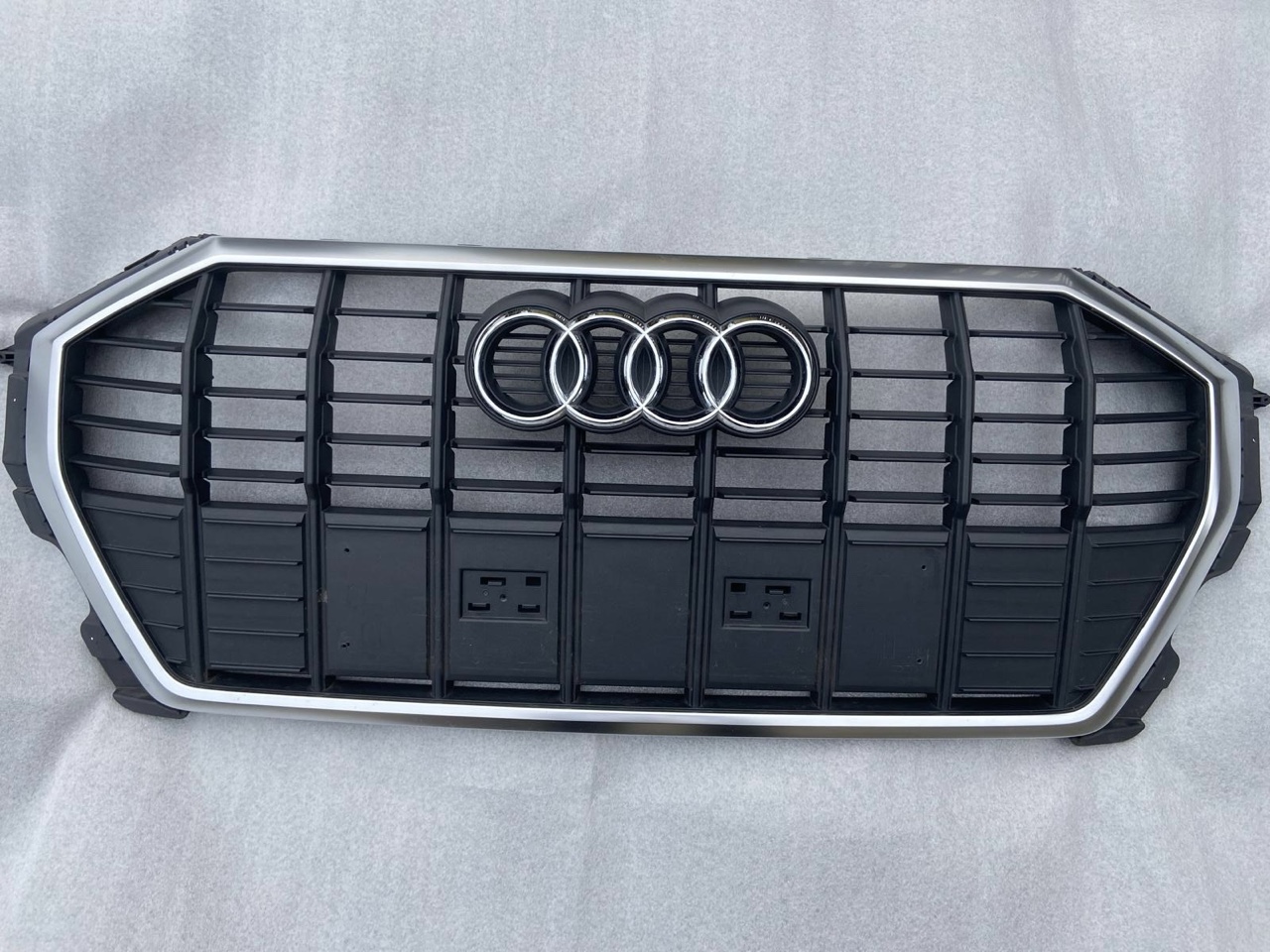 РЕШІТКА РАДІАТОРА РАДІАТОРА РЕШІТКА AUDI Q3 II 18R- 83A OE 83A853651 