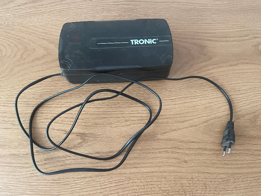 Ładowarka Tronic KH967 uniwersalna do akumulatorów Tczewskie Łąki Kup teraz na Allegro Lokalnie