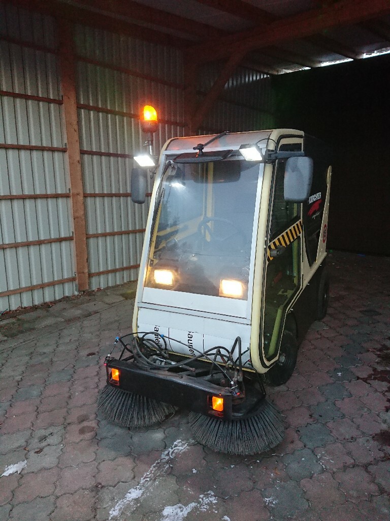 Zamiatarka Karcher ICC1 silnik Kubota Doruchów Ogłoszenie na