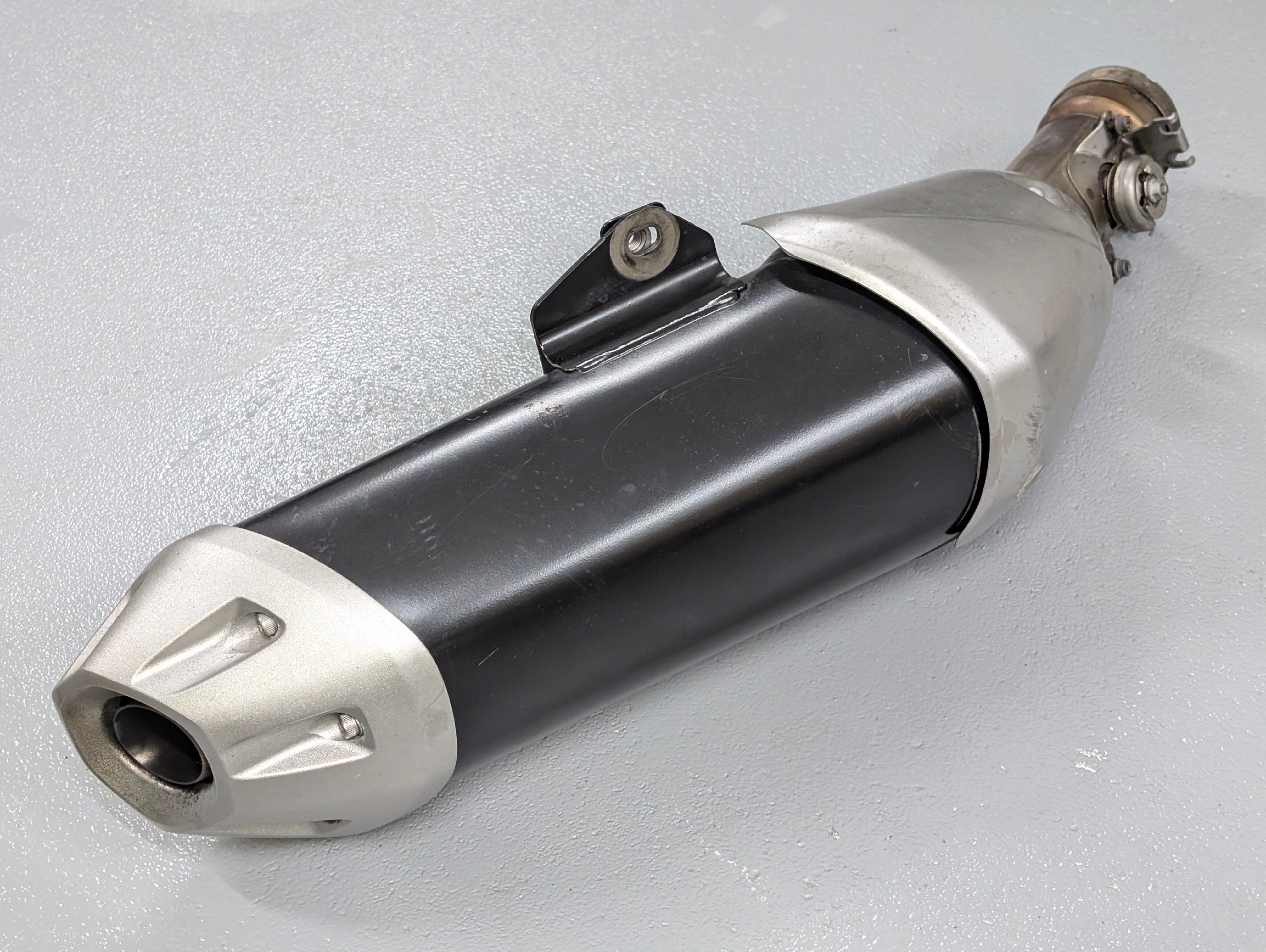 ВИХЛОП OEM - YAMAHA FZ1 FAZER RN16 - 2D1 