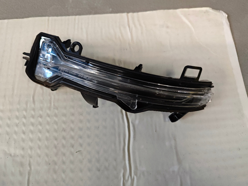 BMW U10 U11 ПОВОРОТНИК ДЗЕРКАЛА ЛІВИЙ 5A16105 