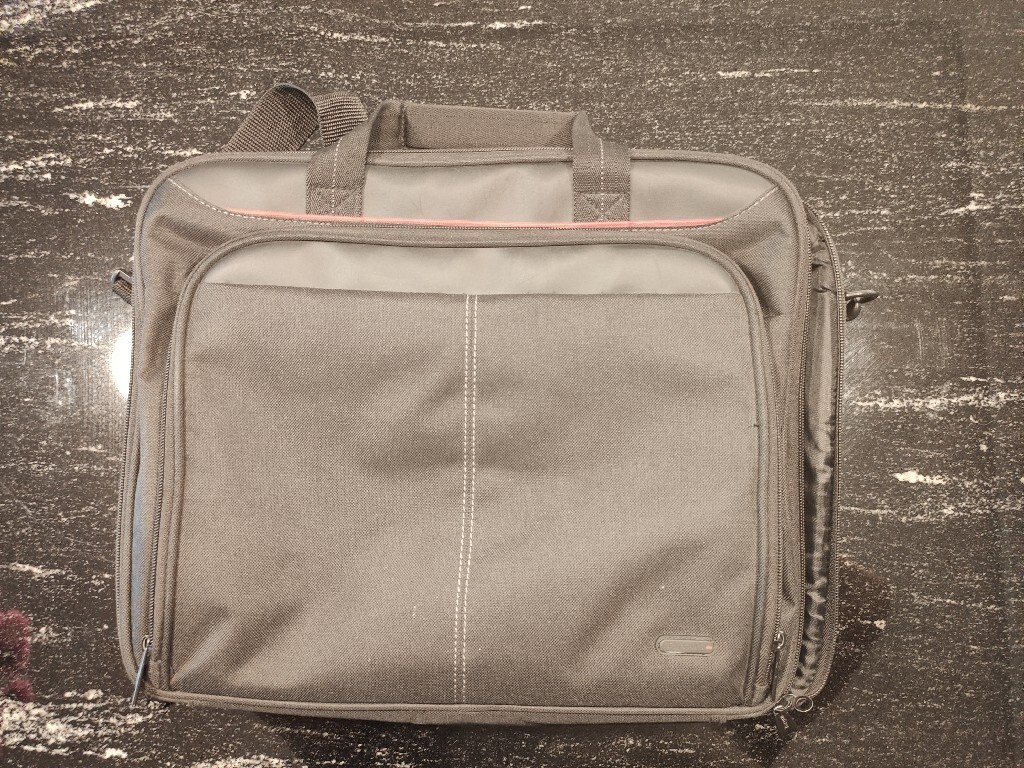 Targus AC0063 15,416"_BCM Warszawa Licytacja na Allegro Lokalnie