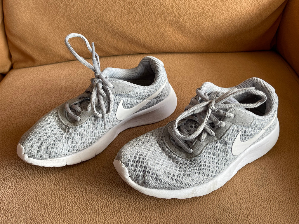 Nike tanjun deals 33