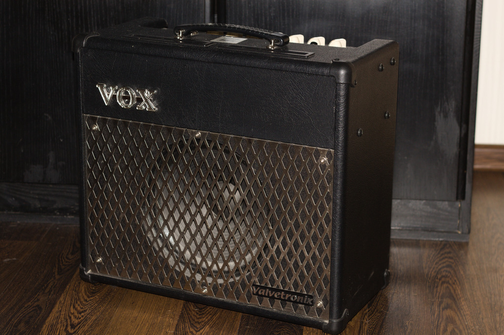 Wzmacniacz gitarowy Valvetronix vox vt30 | Ustroń | Kup teraz na ...