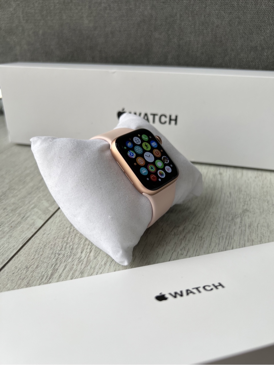 Apple Watch SE 40 mm - Gold Aluminium - GPS A2351 | Mława | Kup teraz ...
