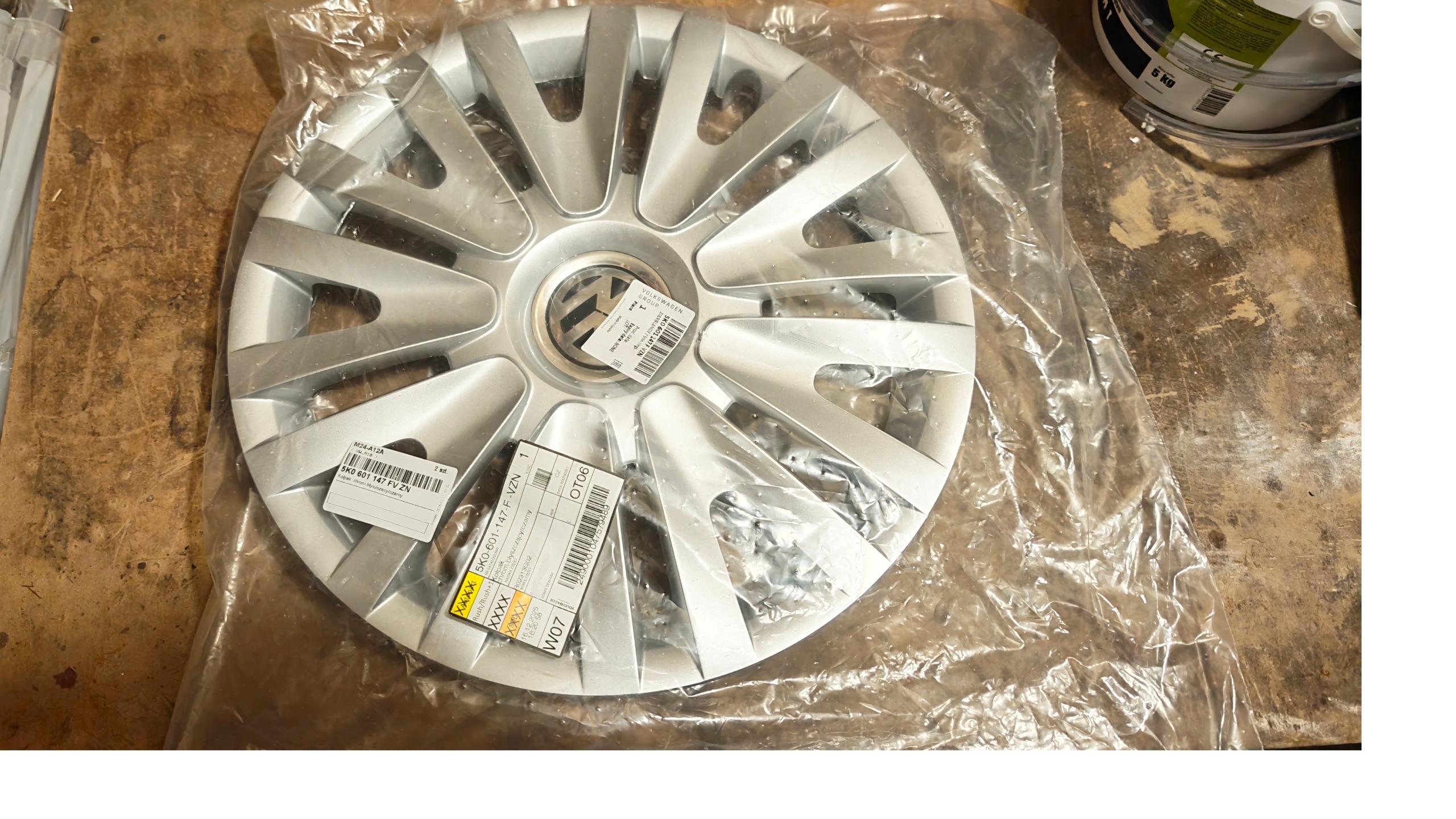 КОВПАК 15 ДЮЙМИ DO VOLKSWAGEN 1 SZT. НОВИЙ 5K0 601 147 FV ZN 