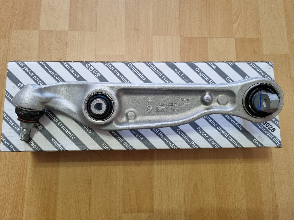 ВАЖІЛЬ ПЕРЕДНІЙ ПРАВИЙ ALFA ROMEO STELVIO 50546876 
