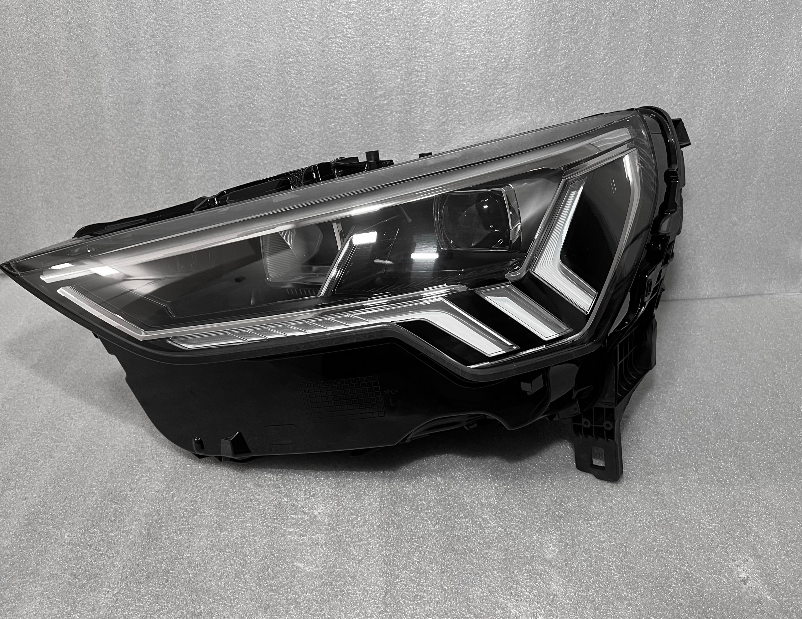 AUDI Q3 83A ПОВНИЙ LED (СВІТЛОДІОД) ФАРА ЛІВА ПРАВА ДЮЙМА 83A941033 83A941034 