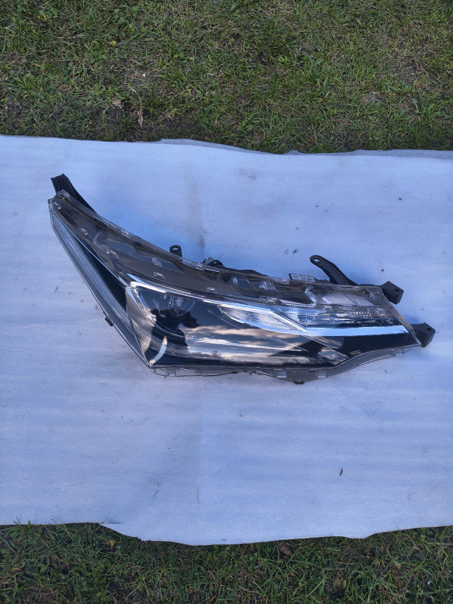ФАРА ПОВНИЙ LED (СВІТЛОДІОД) TOYOTA COROLLA E16 РЕСТАЙЛ 17- 81110-02L70-00 E17 XI 