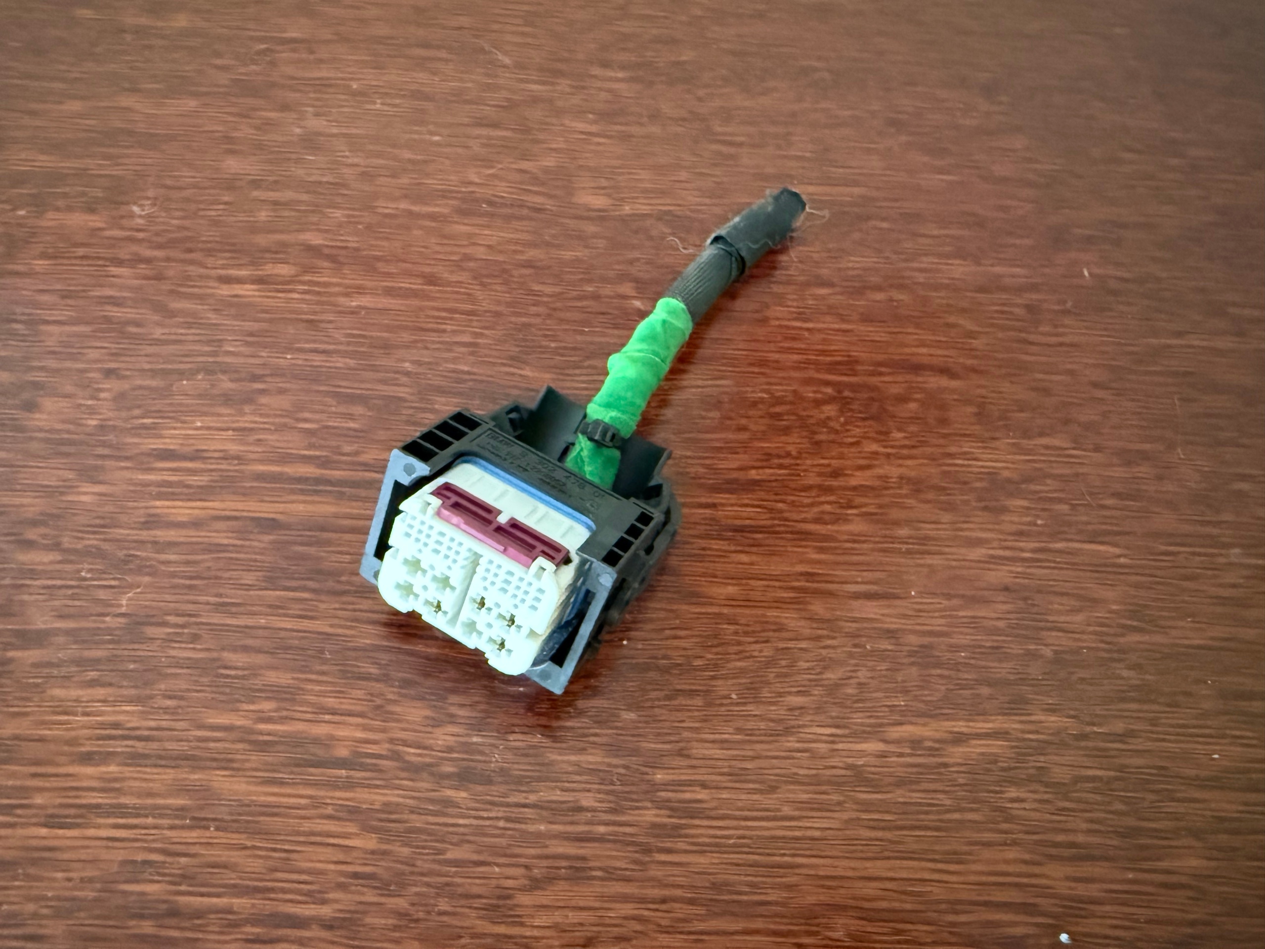 ФІШКА УПРАВЛІННЯ ДВИГУНА ECU MD1/MG1 BMW F/G 9 302 478 01 