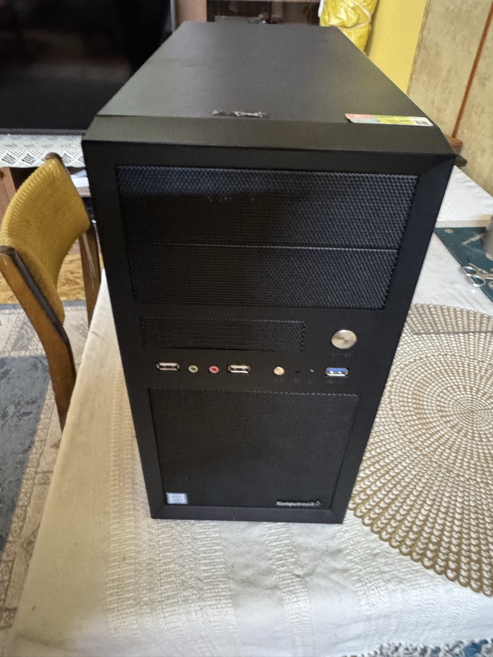 Komputery stacjonarne, komputery do gier na sprzedaż