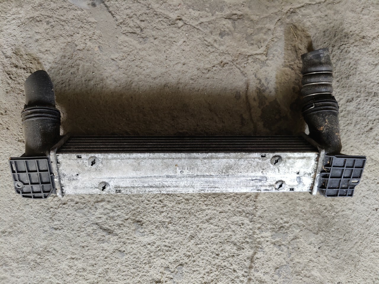 Intercooler BMW E90 E91 320D Gnojnik Kup teraz na Allegro Lokalnie