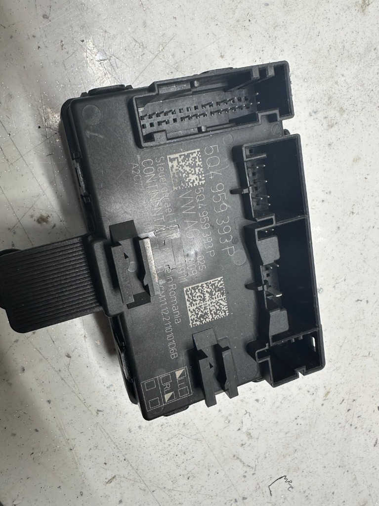 VOLKSWAGEN SEAT SKODA IV 5FA МОДУЛЬ БЛОК КЕРУВАННЯ ДВЕРІ ПРАВИЙ ПЕРІД 5Q4959393P 
