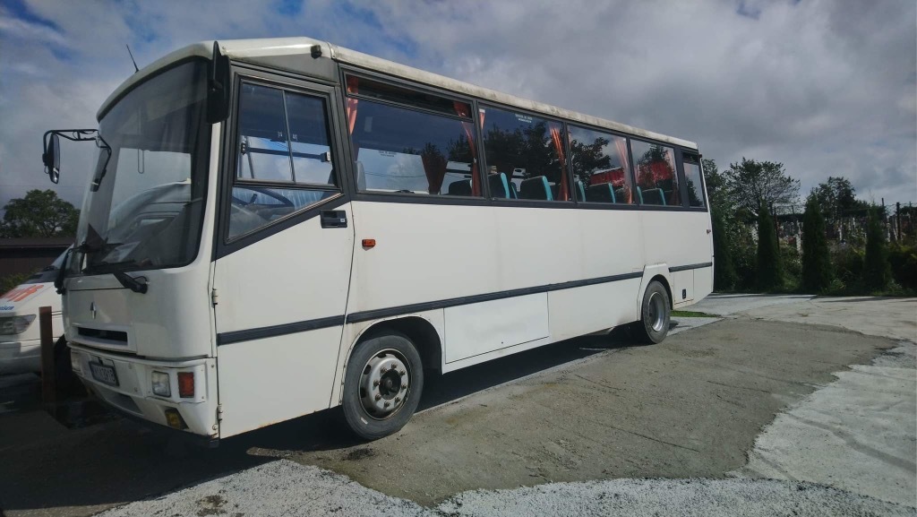 AUTOBUS RENAULT CARRIER Cena 8000,00 zł Skomielna