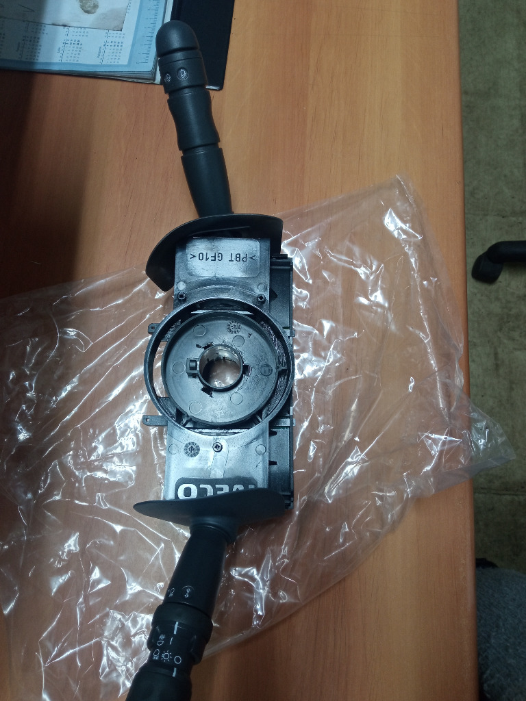 Przełącznik zesp. kolumny kier. IVECO, 23396 Szczecin Kup teraz na