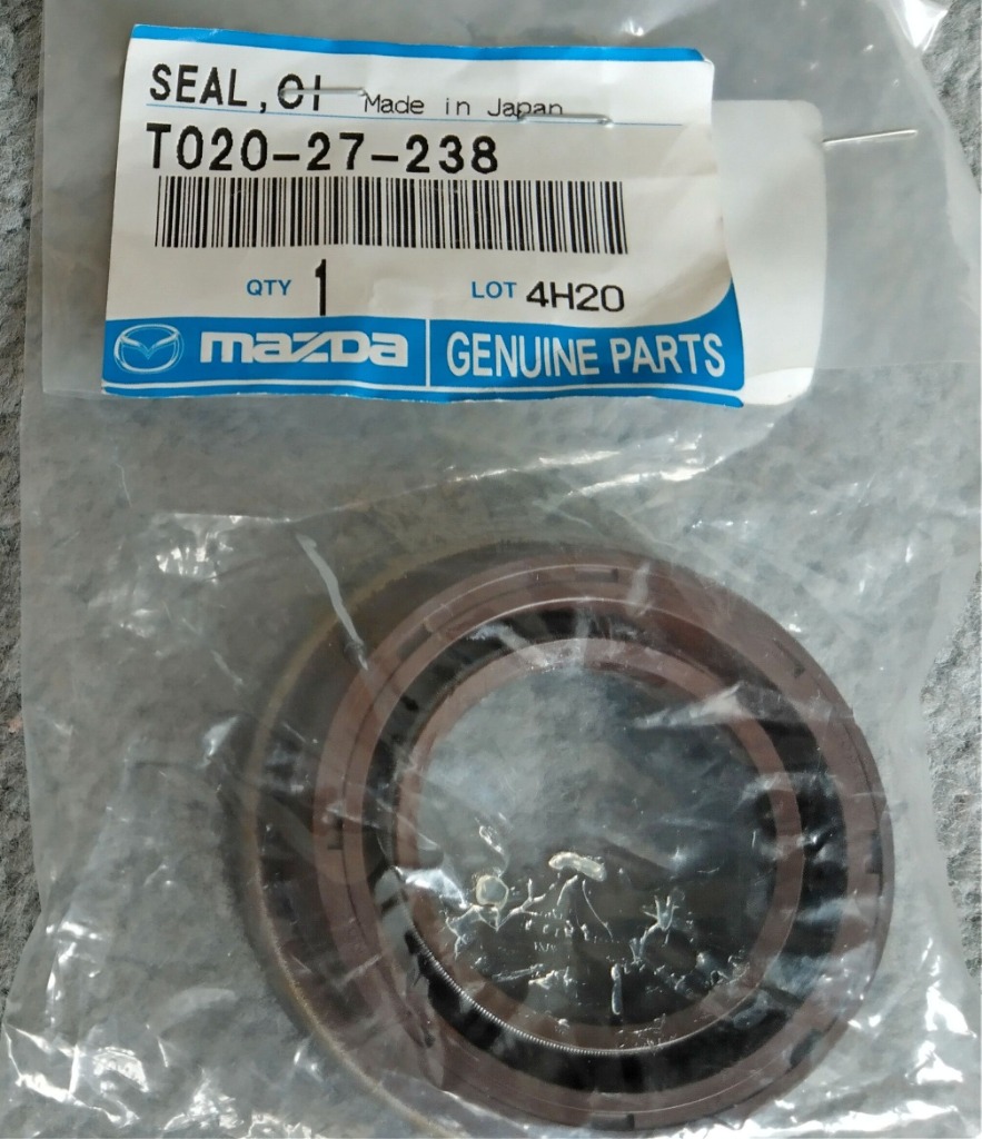 КОЛЬЦО ДЛЯ ГЕРМЕТИЗАЦИИ ВАЛА ОРИГИНАЛ MAZDA MX-5 T020-27-238 (T02027238) 
