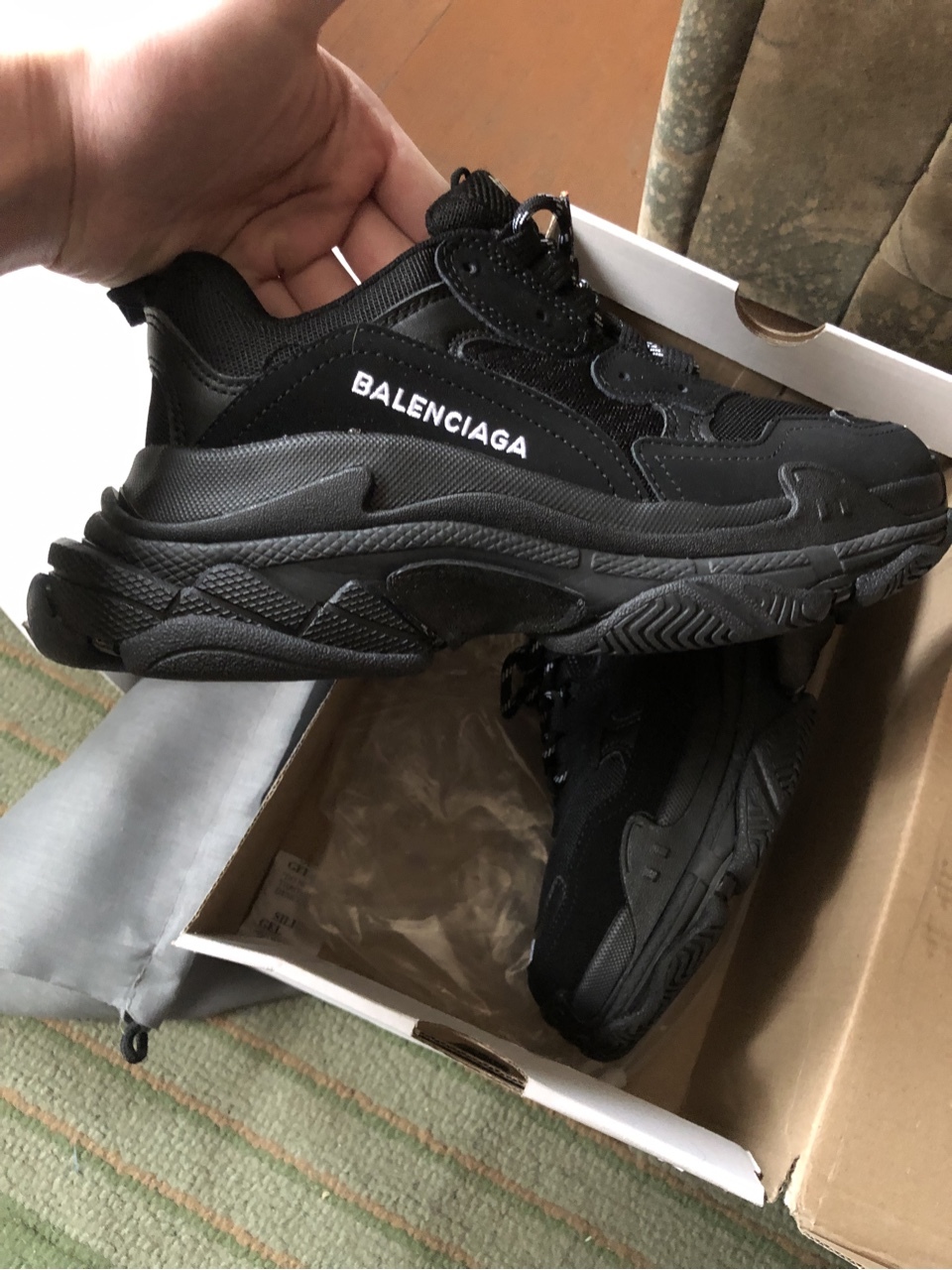 balenciaga triple 5