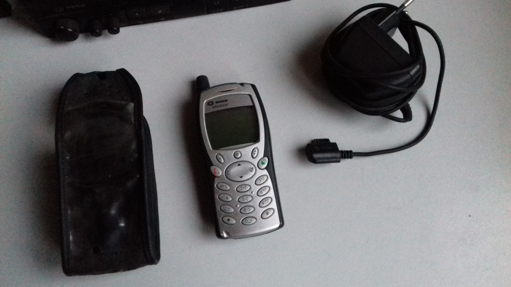 Téléphone Vintage Sagem MW 3027 - Rouge - Fonctionnel - Années 90
