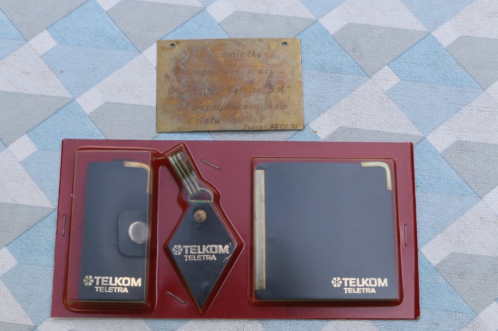 telkom-teletra-tabliczka-i-gad-ety-reklamowe-pobiedziska-licytacja