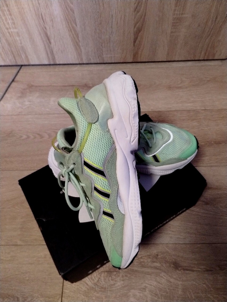 adidas ozweego glow green