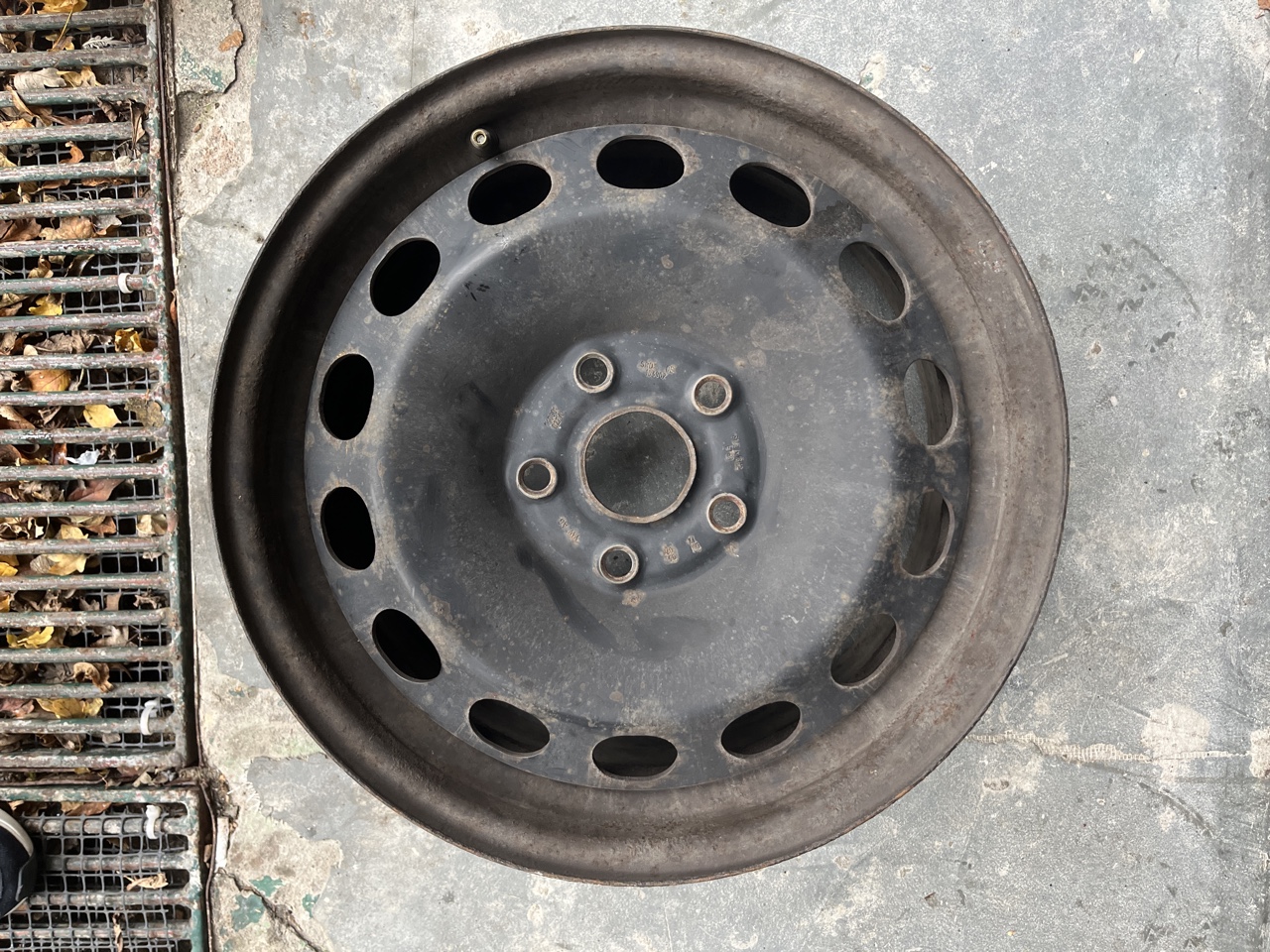 ДИСК СТАЛЬНИЙ VW GOLF V 16” 1K 061 027A DIN T2-03 07 61/2JX16H2 ET50 