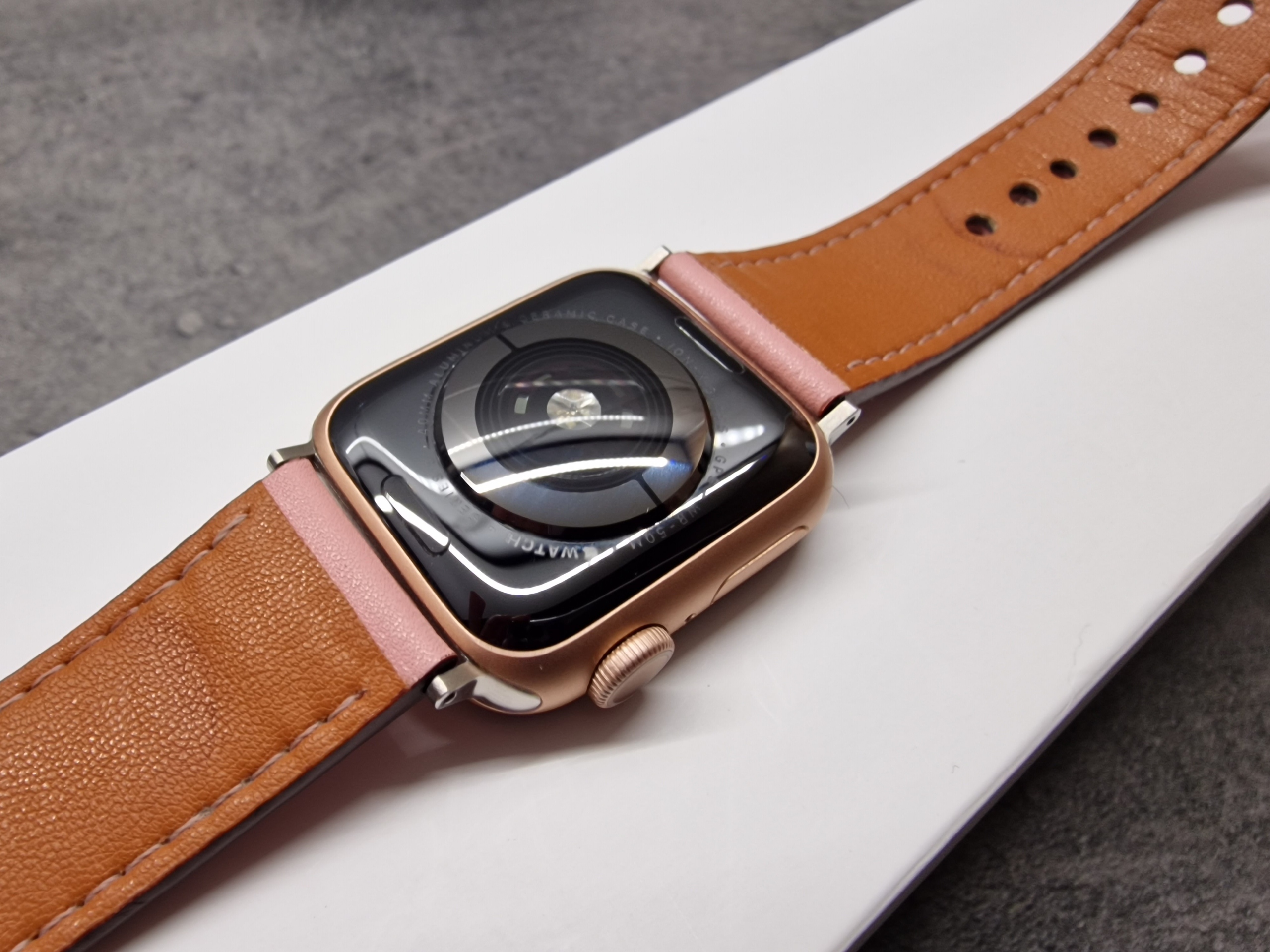 Apple Watch 5 40 mm gold | Sobótka | Kup teraz na Allegro Lokalnie