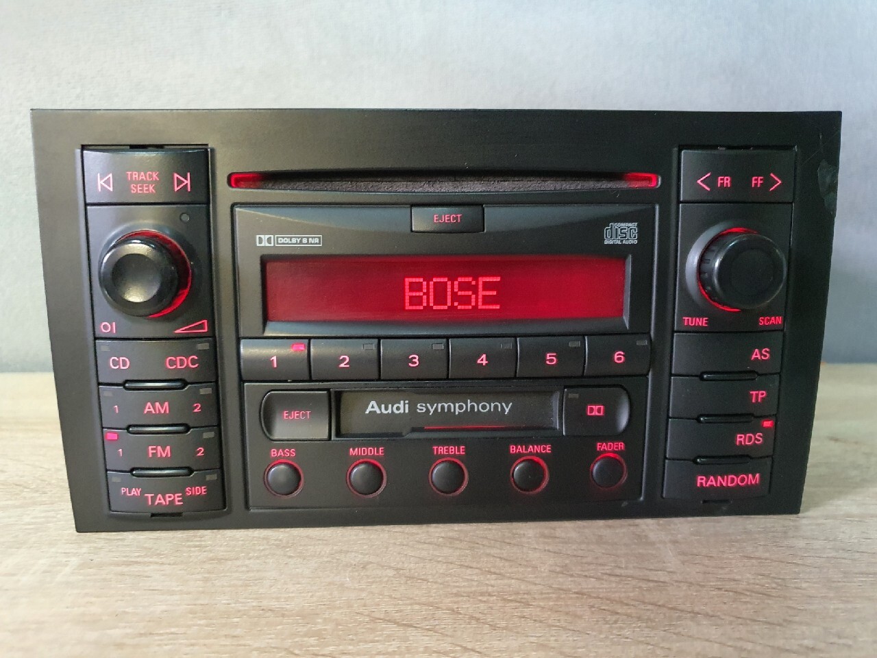 Radio Audi A3 8L + kod Symphony BOSE 2din, Parzymiechy