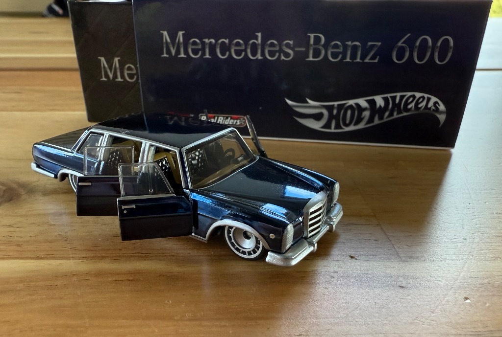 Hot Wheels Collectors RLC Exclusive 1964 MercedesBenz 600
