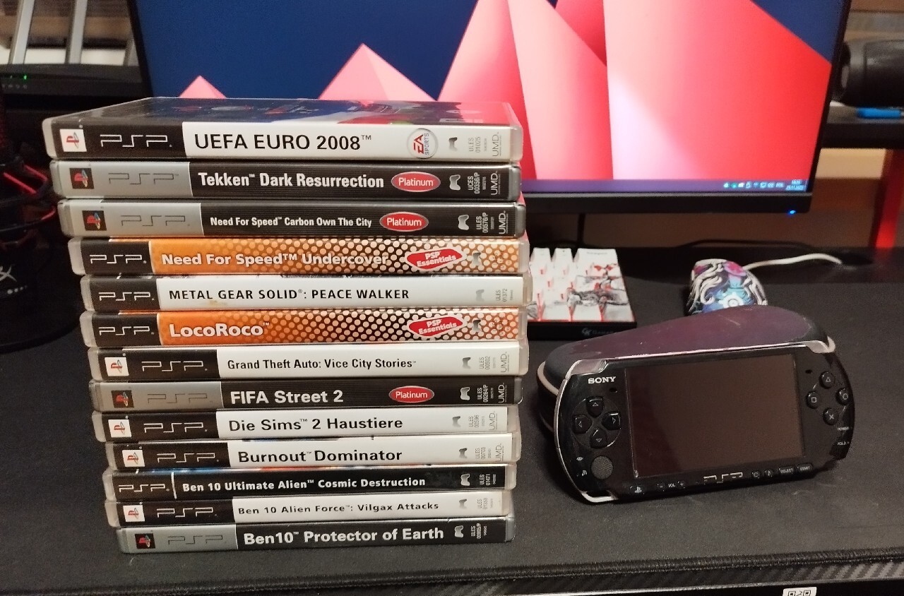 PSP Slim 3004 Jailbreak + case, gry pudełka/karta Głubczyce