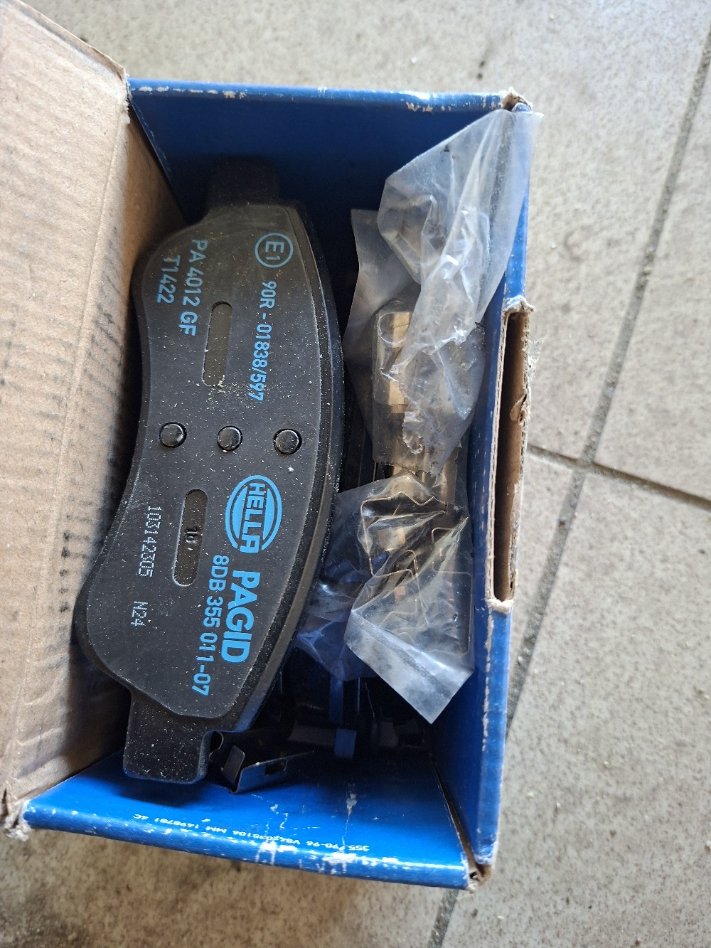 КОЛОДКИ ГАЛЬМІВНЕ ПЕРІД HELLA PAGID 8DB355011071 НОВЕ 