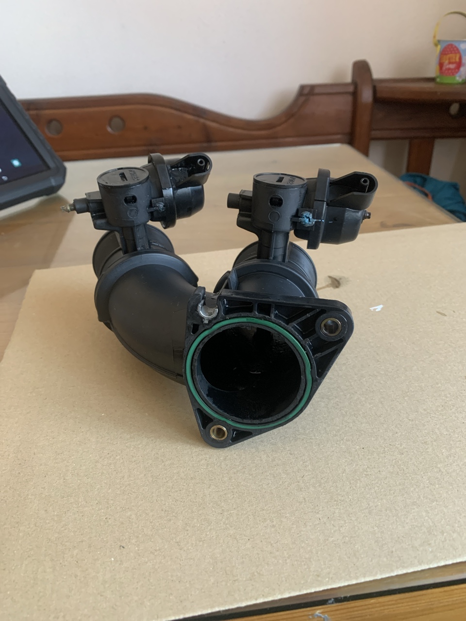 ДРОСЕЛЬНА ЗАСЛІНКА PEUGOT CITROEN VOLVO 2.0 HDI DA 0013876 