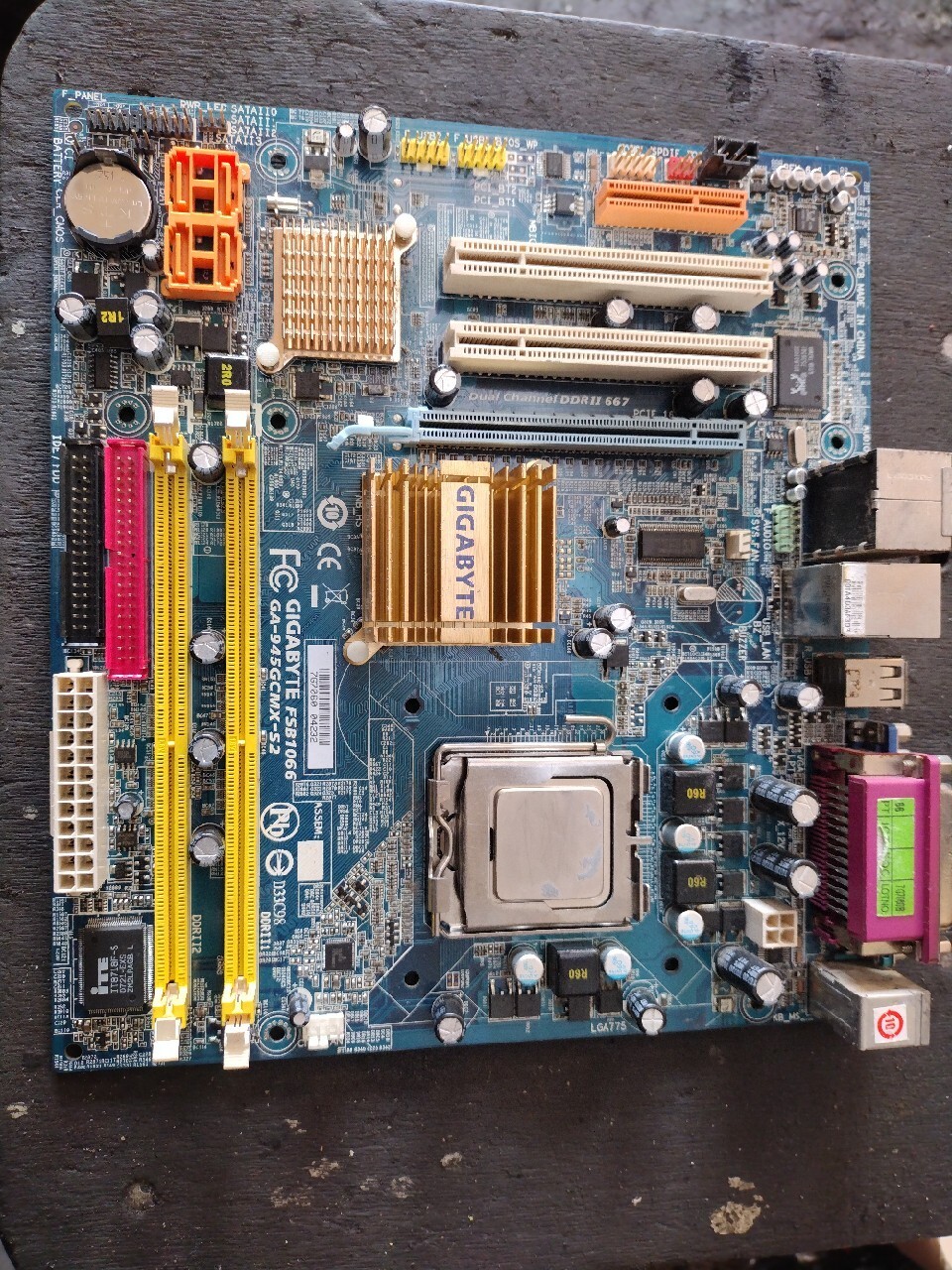GA-945gcmx-s2 pcie fsb1066+ Intel dual core lga775 | Michałów-Reginów ...