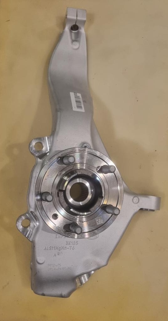 ПОВОРОТНИЙ КУЛАК ПРАВА ПЕРІД RANGE ROVER L405 LR146341 CPLA-3K185-BB 