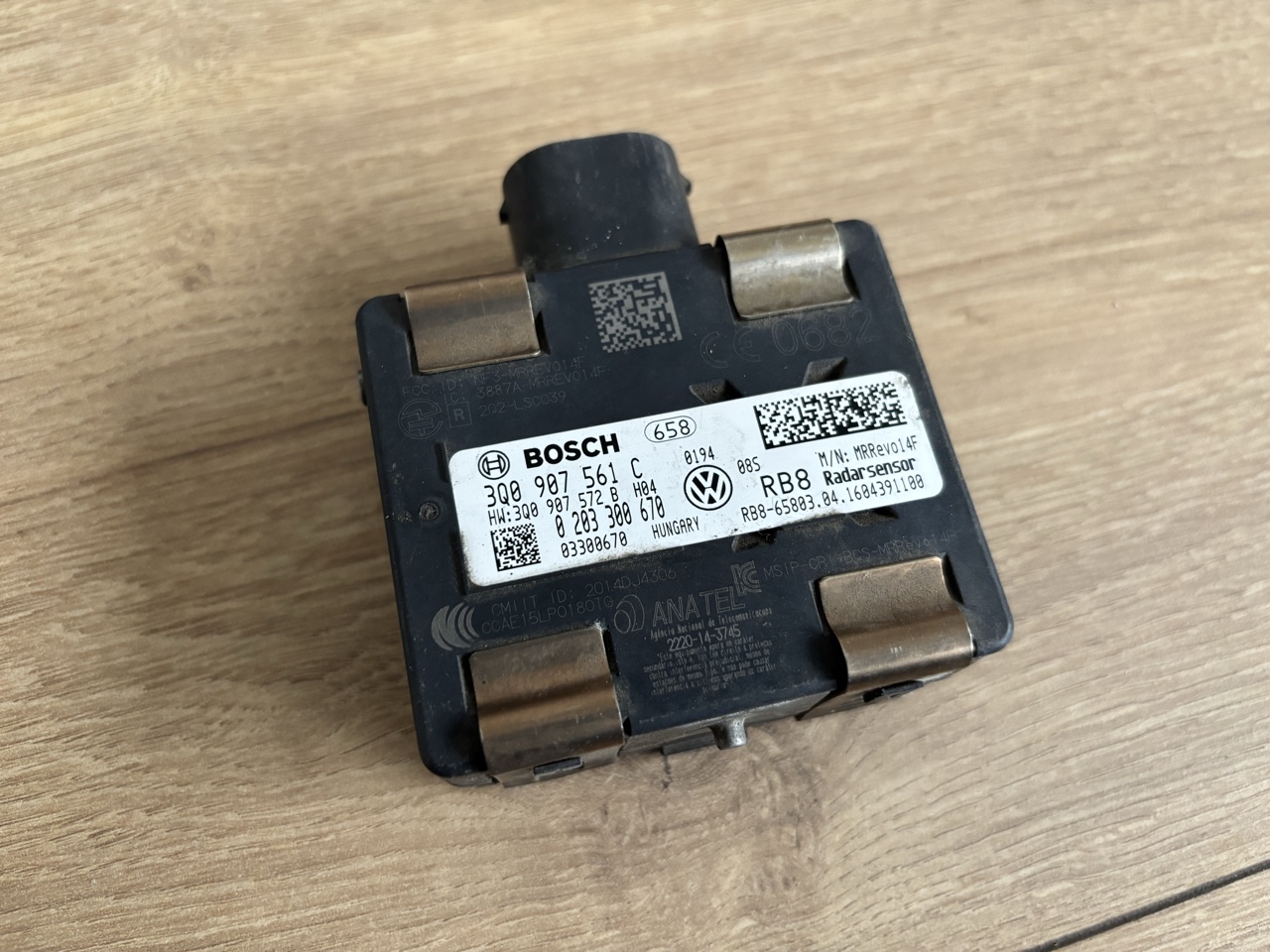 РАДАР OE ACC *SKODA SEAT AUDI VW* 3Q0907561C 