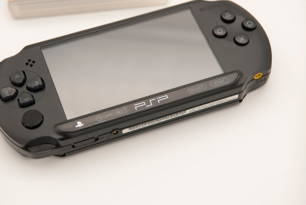 Konsola SONY PSP E1004 komplet, gry, OKAZJA Grójec Licytacja na