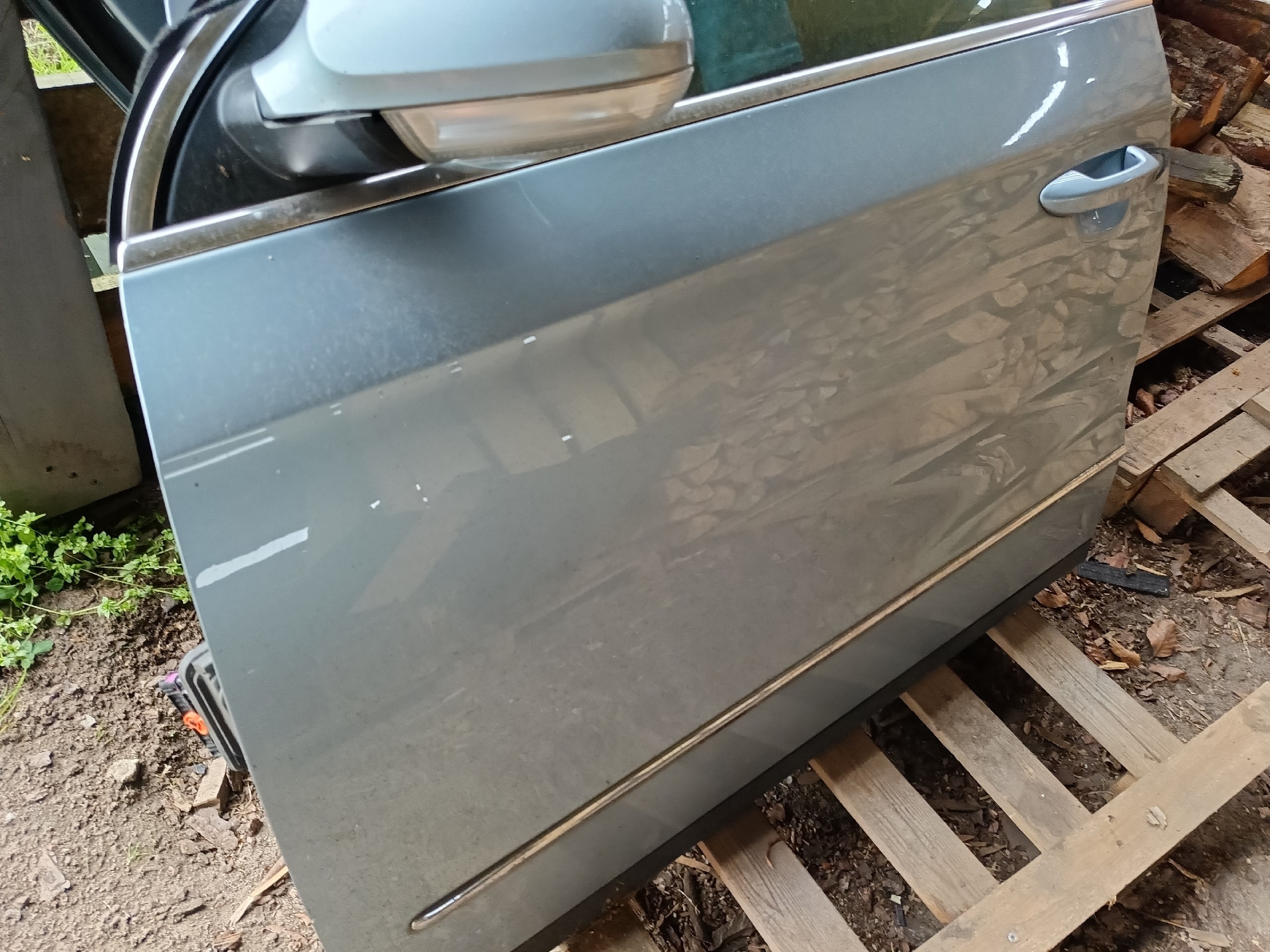 ДВЕРІ ЛІВИЙ ПЕРІД ПАСАТ B6 LB5M БЕЗ КОРОЗІЇ W КОЛІР 